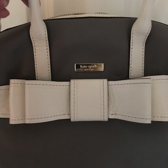 Excellent condition KATE SPADE purse - Picture 2 of 8